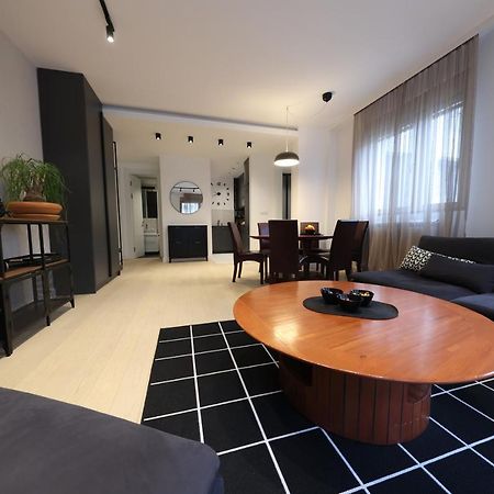 Modern Apartment In The Heart Of 베오그라드 외부 사진