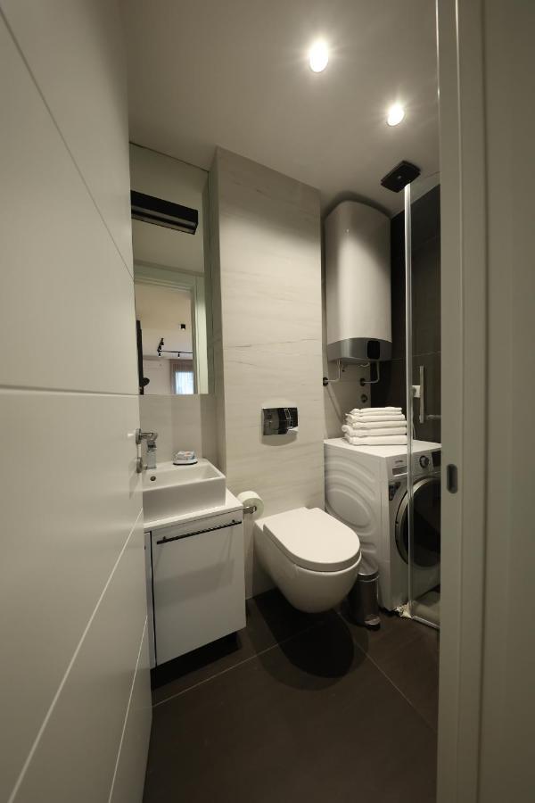 Modern Apartment In The Heart Of 베오그라드 외부 사진