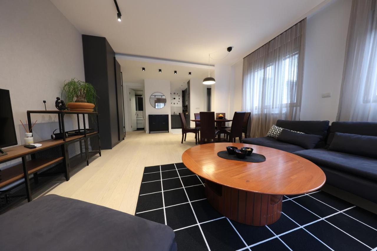 Modern Apartment In The Heart Of 베오그라드 외부 사진