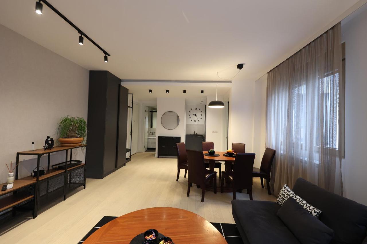 Modern Apartment In The Heart Of 베오그라드 외부 사진