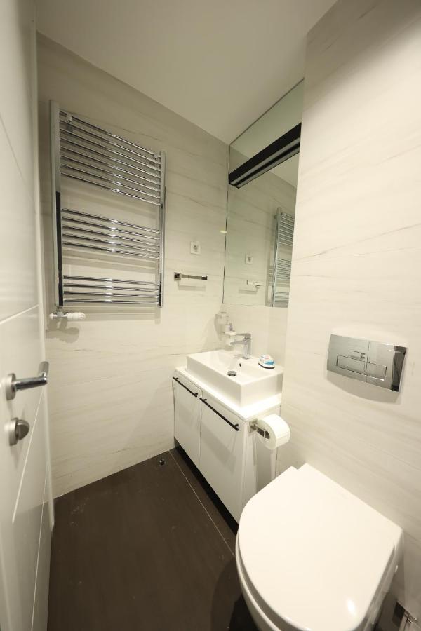 Modern Apartment In The Heart Of 베오그라드 외부 사진